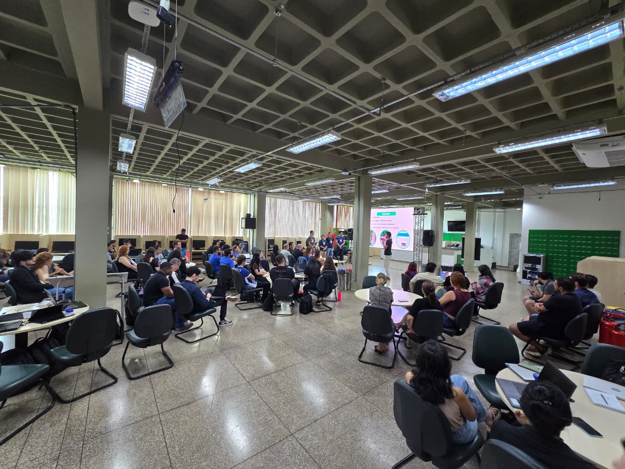Maratona de tecnologia e criatividade reuniu estudantes, profissionais e empreendedores de diversas áreas