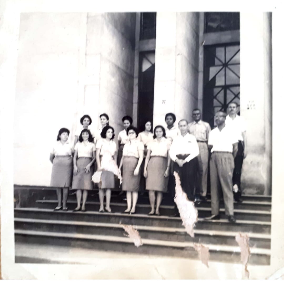 Euzenir iniciou como escriturária e chegando ao cargo de oficial de administração, no Prédio do Relógio